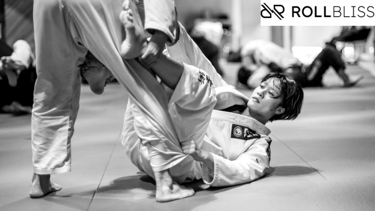 De La Riva Guard – Essential BJJ Techniques for Control & Sweeps